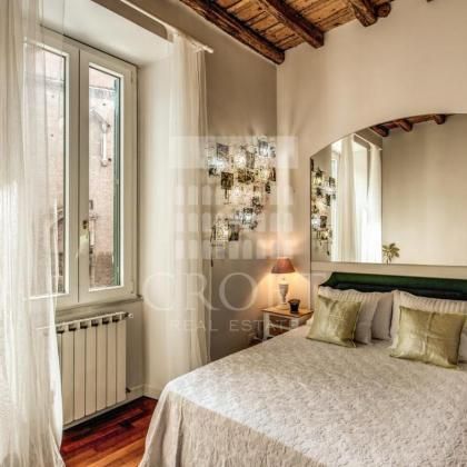 Trastevere: Furnished, modern and renovated 2 bedroom, 2 bath, living, high ceilings and parquet floors. Bright, original wooden ceilings, near shops and services. Ref 1361 - Foto 5