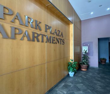 Renovated beauty that’s a few steps from Westfields BUT LIFT IS BEI... - Photo 1