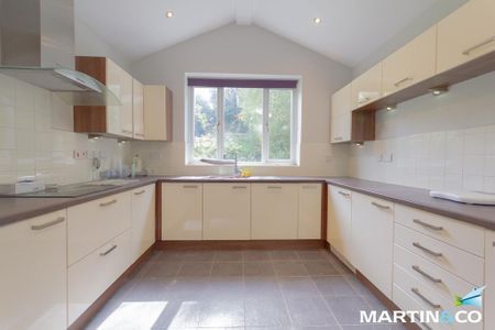 2 bedroom semi-detached house to rent - Photo 2