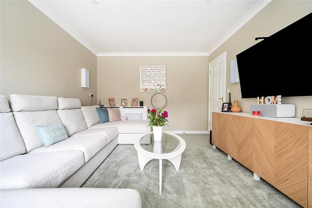 4 bedroom detached house to rent - Photo 1