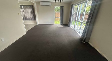 3 Bedroom Home in Papatoetoe - Photo 3