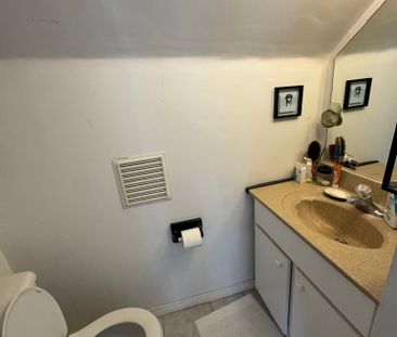 For Lease - 1594 Dupont Street Unit# 2, Toronto, Ontario - Photo 3