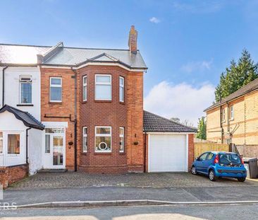 1 bedroom in a house share to rent - Photo 1
