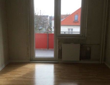 Großzügige 2 separate Zimmer, Balkon, Küche und Bad mit Fenster! - Photo 1