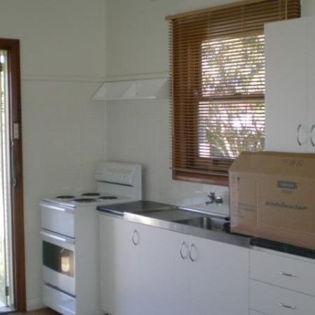 NEAT AND TIDY ONE BEDROOM FLAT - Photo 1