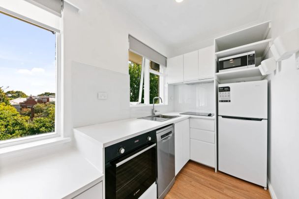 Unit 25/231 Dandenong Road, Windsor. - Photo 1