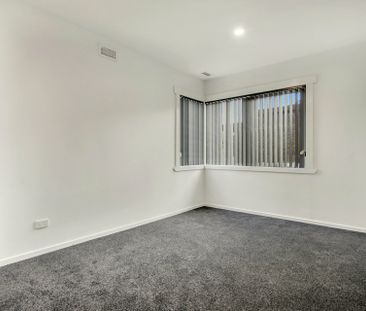 2/11 Maxwell Place, Devonport - Photo 3