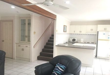 1/6 View Street, West Gladstone - Photo 3
