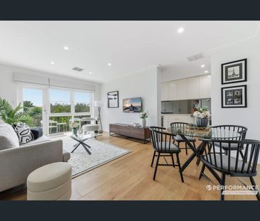 Contemporary Comfort in a Beautiful Block - Photo 3