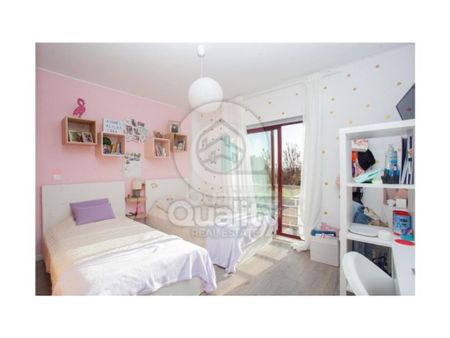 4 room luxury House for rent in Barreiro, Distrito de Setúbal - Photo 4