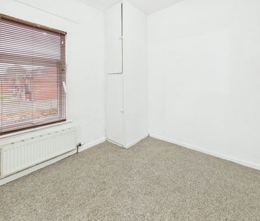 Terraced House to rent on - Photo 2