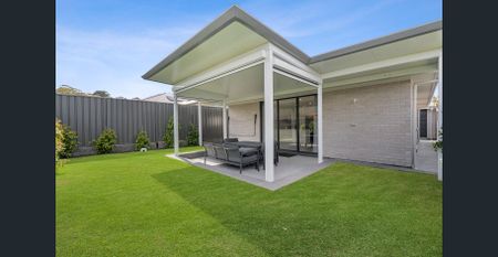 Delightfully comfortable home - Photo 2