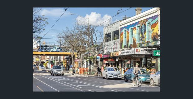 Balaclava Beauty, Al Fresco Lifestyle - Photo 1