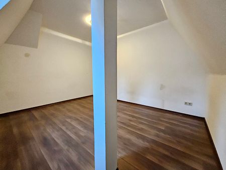 Neues Zuhause. Dachgeschosswohnung zum Einziehen und Wohlfühlen! - Photo 2