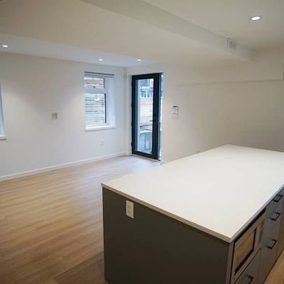 High End 2 Bed & 2 Bath just off Fraser St - Rarely Available - Photo 3