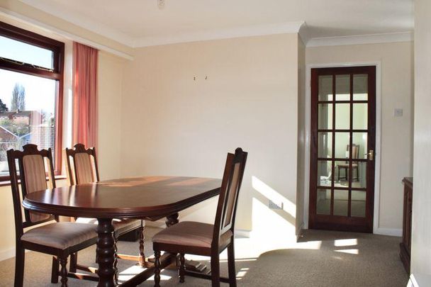 2 bedroom bungalow to rent - Photo 1