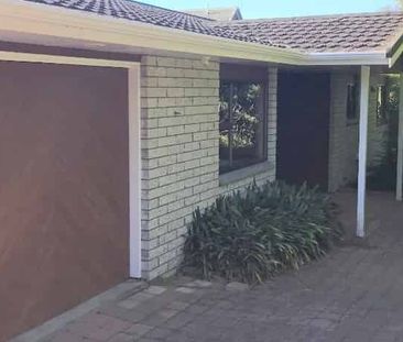 Spacious 2 bedroom + office - Photo 3