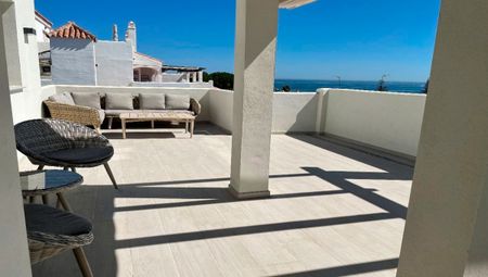 Duplex Penthouse in Estepona - Photo 2