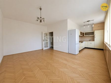 Byt 2+kk k pronájmu, Ostrava / Poruba, ulice Hlavní třída - Fotografie 4