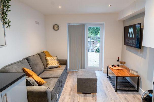 1 bedroom in a house share to rent - Photo 1