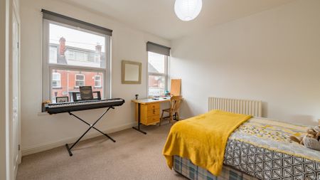 Ashville Terrace, Leeds - Photo 4