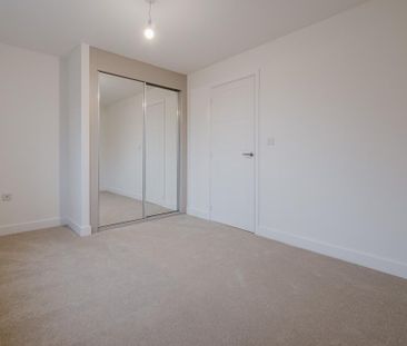 2 bedroom semi-detached house to rent - Photo 6