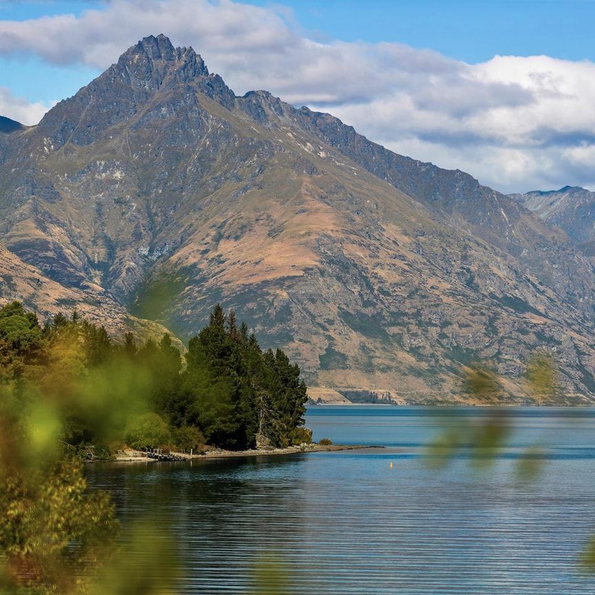 Beautiful home in central Queenstown - Photo 1