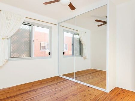 Spacious Updated Apartment in Convenient Location - Photo 4