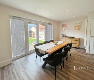 3 bedroom semi-detached house to rent - Photo 3