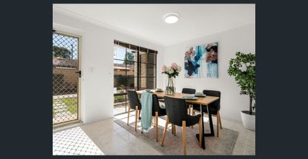 Gloriously Sun Filled Spacious Home - Photo 4