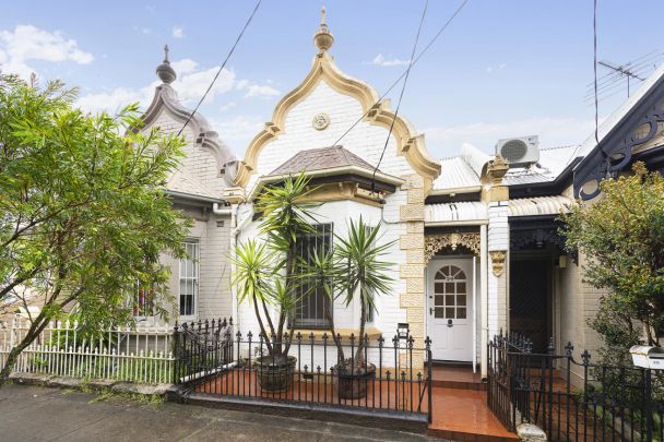 A Picturesque 1880s Cottage On The Park Fringe - Photo 1