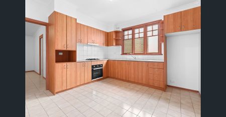 Family Living in Quite Locale - Photo 5