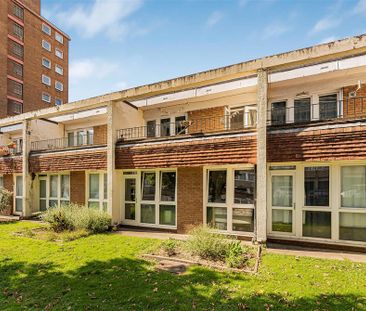 3 bedroom flat to rent - Photo 2