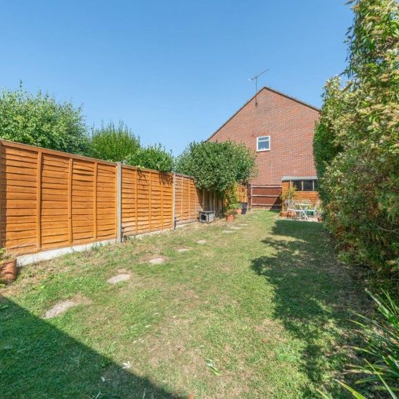 Manor Way, Croxley Green - Photo 1