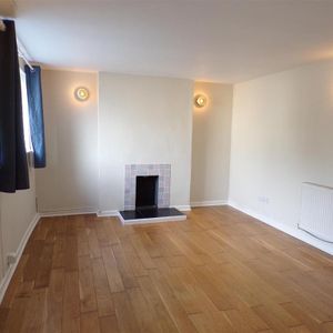 2 bedroom cottage to rent - Photo 2