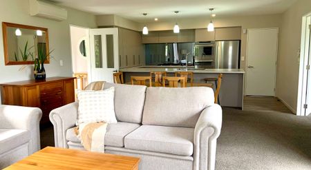Fully Furnished Spacious Immaculate Family Home in Private Location! - Photo 5