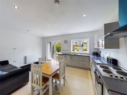 Lower Road, Beeston, Nottingham, Nottinghamshire, NG9 - Photo 1