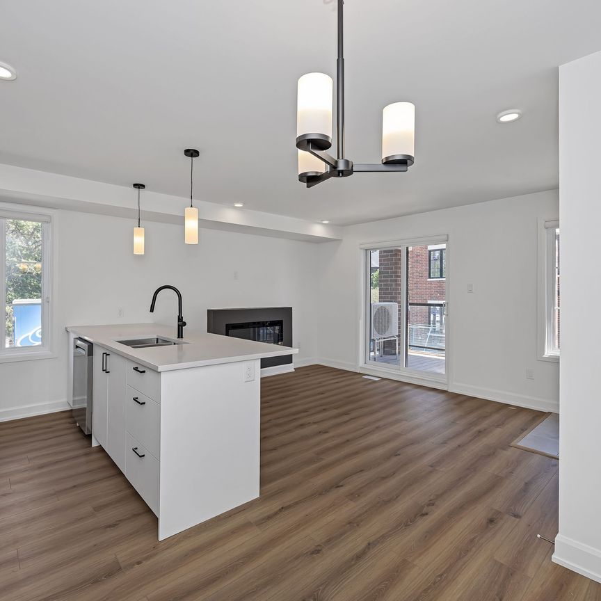 For Lease - 100 Casita Private N/A, Orleans - Convent Glen and Area, Ontario - Photo 1