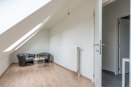Gezellig 2-slaapkamer app met terras, berging en autostaanplaats. - Photo 2
