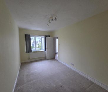 4 bedroom detached house to rent - Photo 4