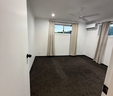 Upper Coomera - Photo 1