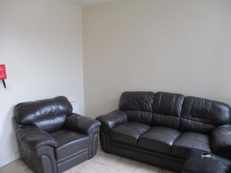 Upstairs Apartment, 68b University Avenue, Queens Quarter, Belfast, BT7 1GY - Photo 2