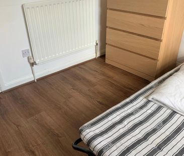 2 Bed Terraced House, Villiers Street, CV2 - Photo 4