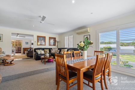 Relaxed Coastal Living in prime Location - Photo 4