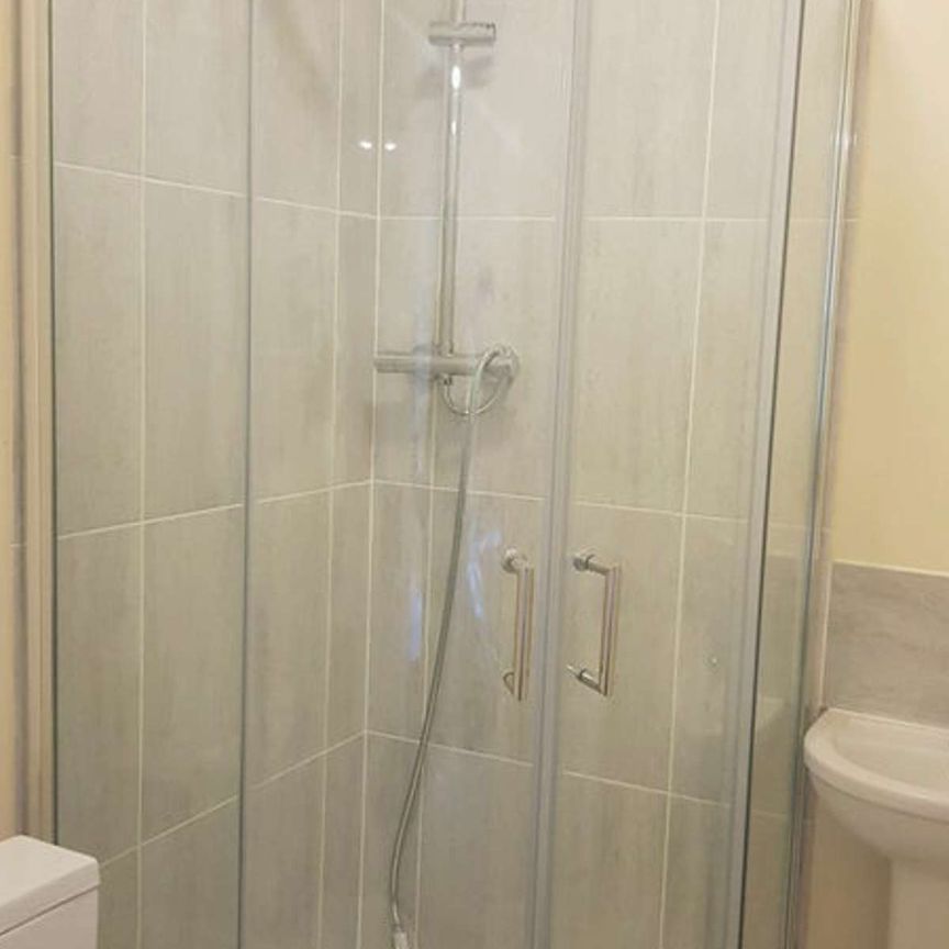 Lovely New Ensuite Room for Rent - No Deposit All Bills Inc! Room 6 - Photo 1