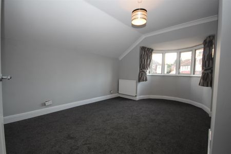 2 bedroom Maisonette to let - Photo 2