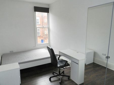 4 bedroom apartment to rent - Photo 5