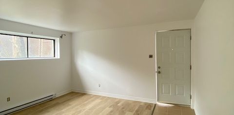 Magnifique 3 1/2 Demi-sous-sol, Triplex - Photo 2