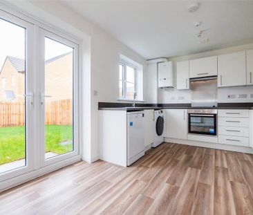 3 bedroom detached house to rent - Photo 2