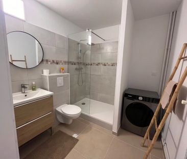 Location Appartement 5 pièces 92m² TOULON 83000 - Photo 6